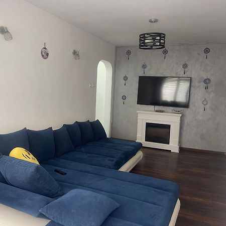Carlitos Apt Ramnicu Valcea Exterior foto